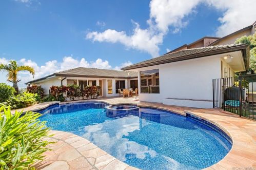 650 Kaulana Pl, Honolulu HI  96821-2533 exterior