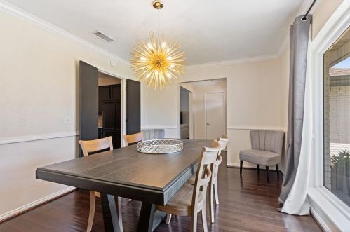 1801 Kensington Dr, Carrollton TX 75007-2463 exterior