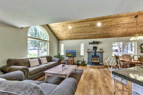 14575 Donnington Ln, Truckee CA  96161-2200 exterior