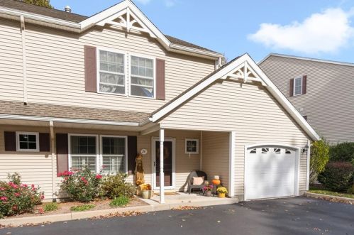 24 Fountain Dr, Westerly, RI 02891-3037