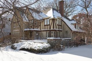 2116 Lake Of The Isles Pkwy, Minneapolis MN  55405-2425 exterior