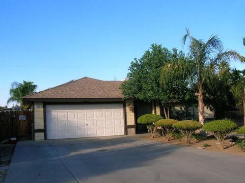 25811 Temple Dr, Madera, CA 93638-0522