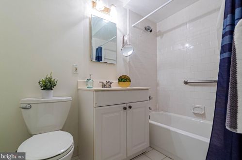 5 Casino Ct, Silver Spring MD 20906-5953 exterior