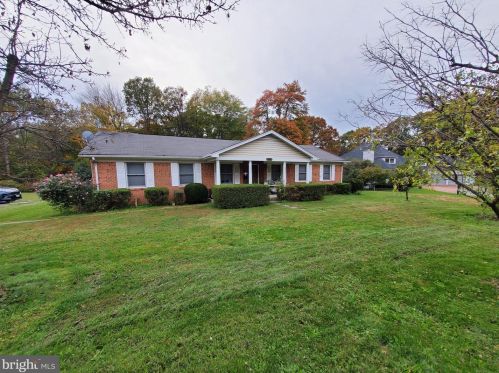 8116 Rolling Rd, Springfield, VA 22153-3108