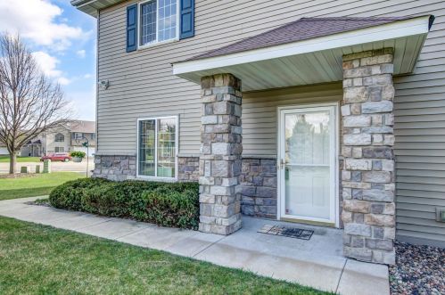 3307 Jansen Way, Saint Paul MN  55127-5125 exterior