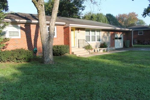 310 Dellwood Dr, Lebanon, TN 37087-3807