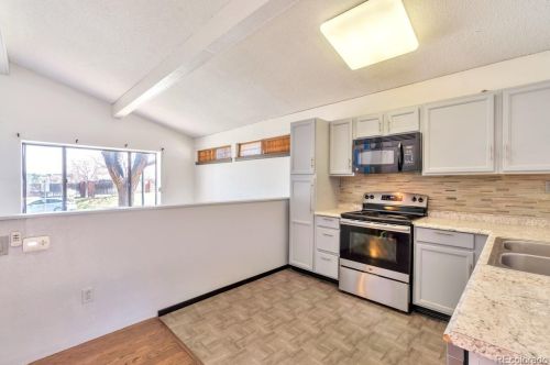 2269 Oswego Way, Aurora CO 80014-1151 exterior