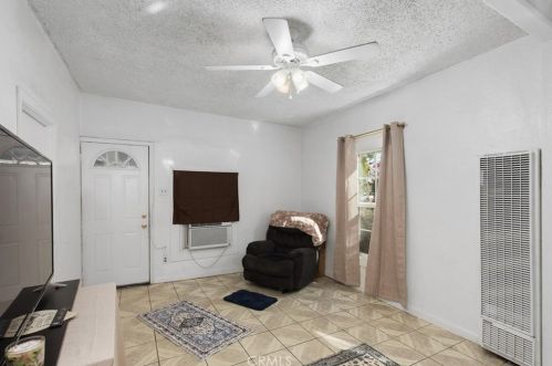 2950 11th St, Riverside CA  92507-4961 exterior