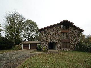6 Waters Edge Ct, Charleston, SC 29414-7327