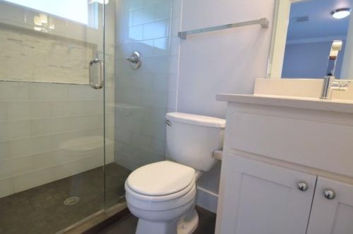 7513 Carriage Dr, Austin TX  78752-1401 exterior