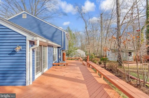 9919 Coffer Woods Rd, Springfield VA  22015-2903 exterior