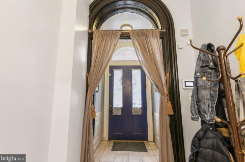 627 16th St, Philadelphia PA  19130-3415 exterior