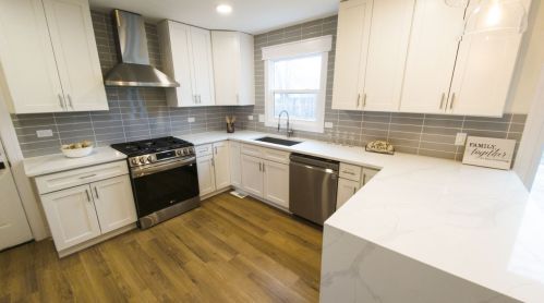 246 Roman Cir, Lemont IL  60440-2590 exterior