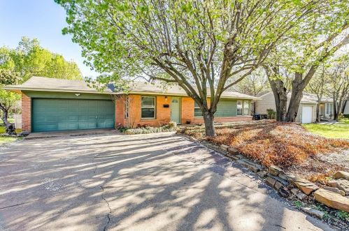 3620 Seminary Dr, Fort Worth TX  76109-5227 exterior