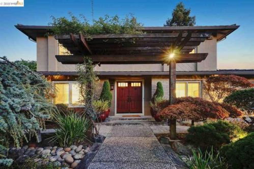 3593 Skyline Dr, Hayward, CA 94542-2503