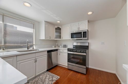 9850 Mcnicholl Dr, Riverside CA  92503-5521 exterior