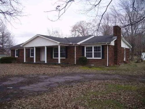39 Collins Rd, Red Boiling Springs, TN 37150-3763
