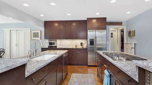 1009 Meadowbrook Ln, Bannockburn IL  60015-3459 exterior