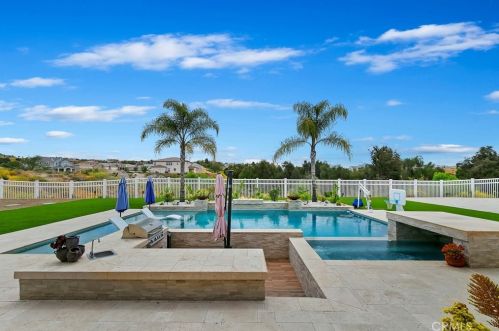 16105 Mariposa Ave, Riverside CA  92504 exterior