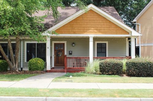 683 Frasier Cir, Marietta, GA 30060-2314