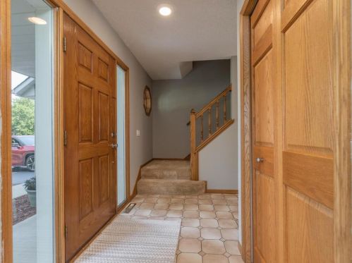 664 Bridle Ridge Rd, Saint Paul MN  55123-1681 exterior