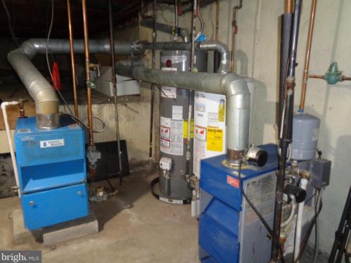 6306 10th St, Philadelphia PA 19133-1511 exterior