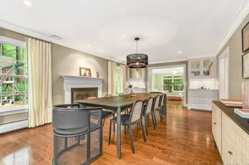 31 Hollow Tree Pl, Wilton CT  06897-2314 exterior