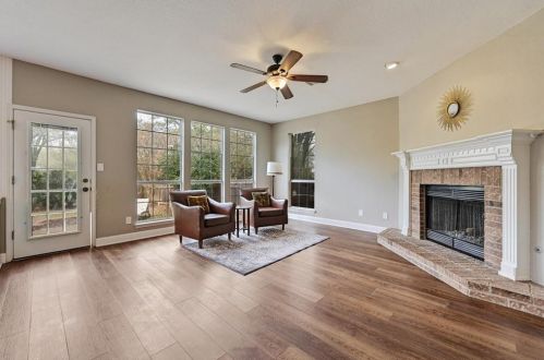 7811 Cheno Cortina Trl, Austin TX  78749-2717 exterior