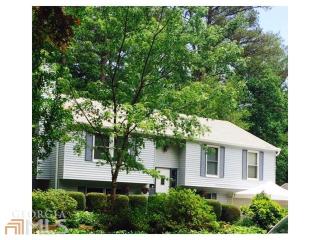 370 Pond Trl, Roswell, GA 30076-2921