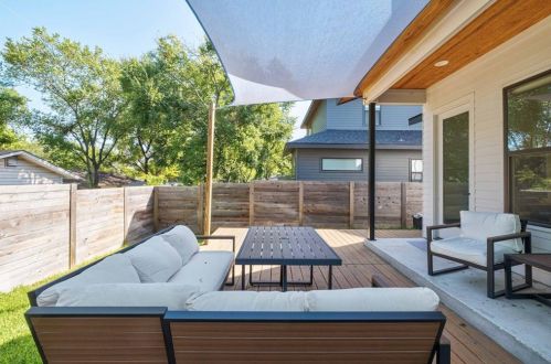 2606 4th St, Austin TX  78702-4722 exterior