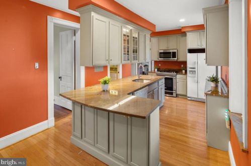 1601 Lawrence Rd, Trenton NJ 08648 exterior