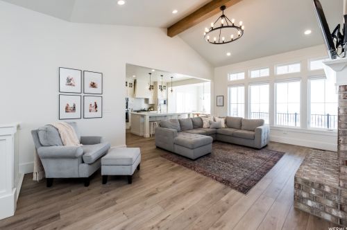 379 Sarah St, Providence UT 84332-9637 exterior