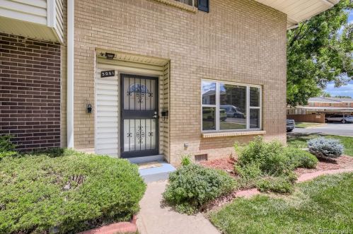9061 Nassau Ave, Denver CO  80237-1916 exterior