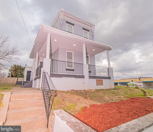 6112 Keystone St, Philadelphia, PA 19135-4220