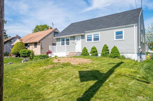 164 Bedford Ave, Iselin, NJ 08830-2432