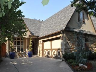 1409 35th Pl, Tulsa, OK 74105-2627