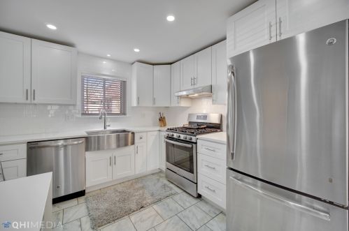 5365 Delphia Ave, Chicago, IL 60656-4663