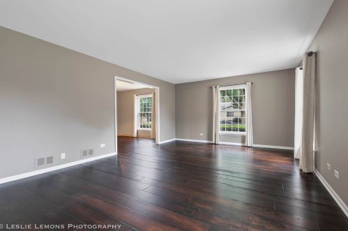 1545 Aztec Cir, Naperville, IL 60563-1205