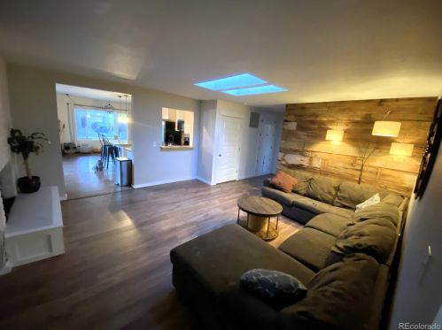 2250 Zuni St, Englewood CO  80110-1058 exterior