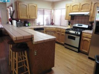 608 Buena Vista Ave, Visalia, CA 93292-2110
