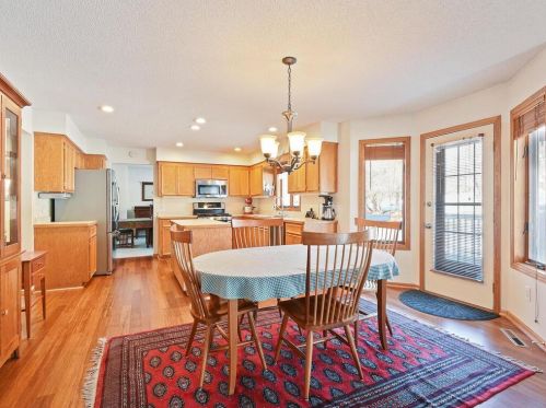 1539 Blackhawk Lk Dr, Saint Paul MN  55122-1258 exterior
