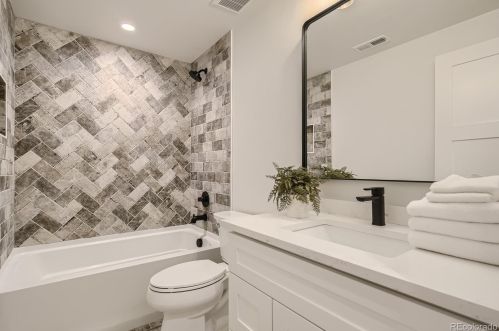 2912 Sherman St, Englewood CO  80113-1678 exterior