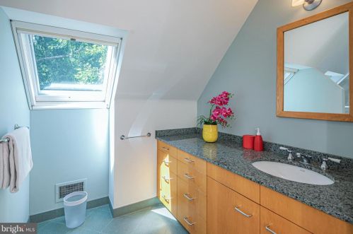 22 Constitution Hl, Princeton NJ  08540-6748 exterior