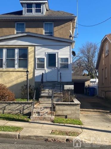 6 Paul St, Perth Amboy, NJ 08863-2112