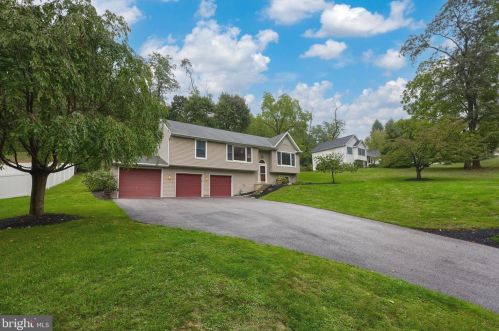 249 Tri Hill Rd, York, PA 17403-3836