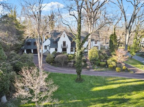 170 Overlook Dr, Greenwich, CT 06830-6719
