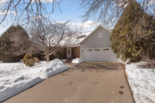 4865 Evergreen Ln, Minneapolis, MN 55442-2275
