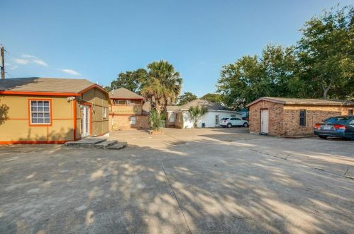 112 5th St, Dallas, TX 75208-4206