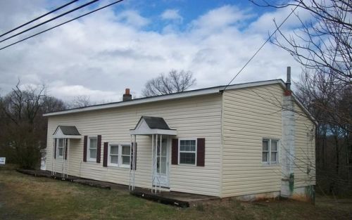 207 Gretna Rd, Gretna, VA 24557-5050