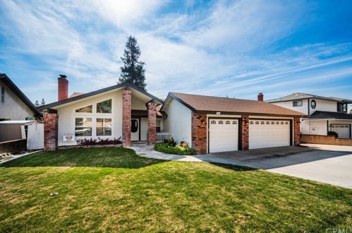 588 Mariposa St, Upland, CA 91784-2071